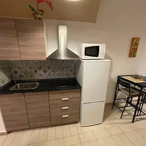 Alex Comfort House , Bari Italia